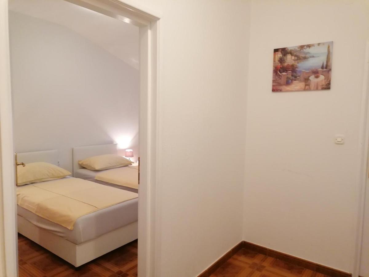 Apartmani Ivana Senj Сень Экстерьер фото