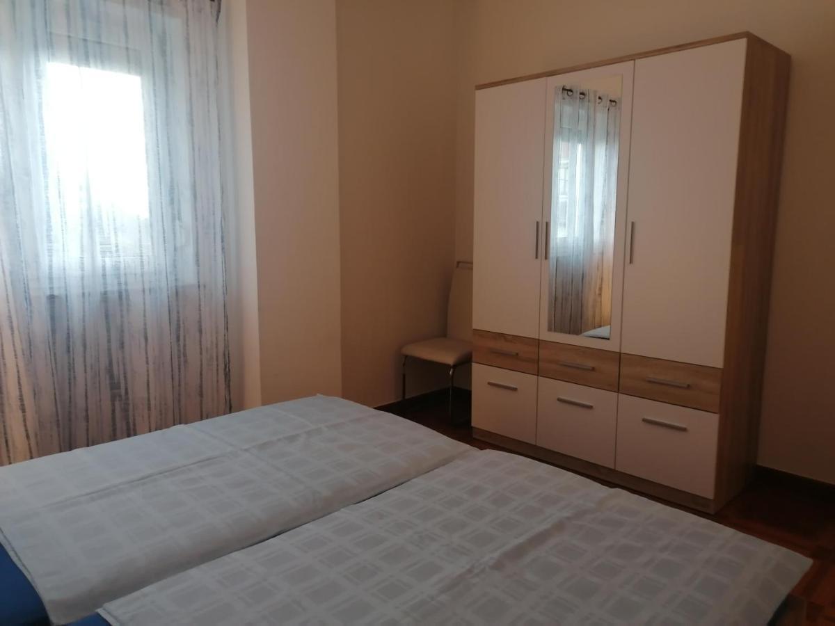 Apartmani Ivana Senj Сень Экстерьер фото